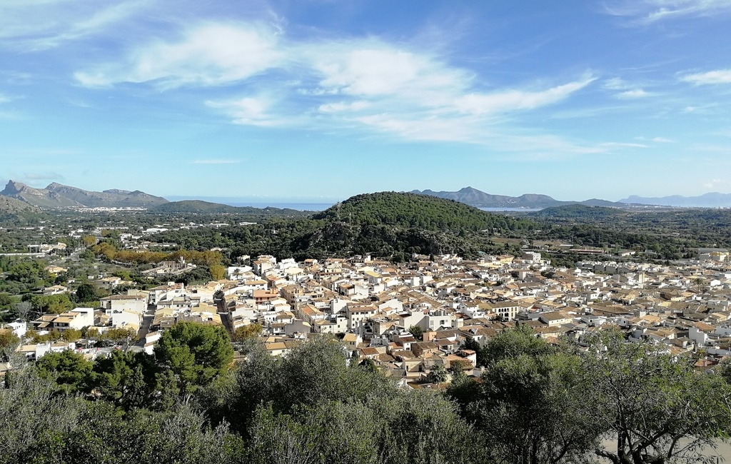 widok na miasteczko Pollenca, Majorka