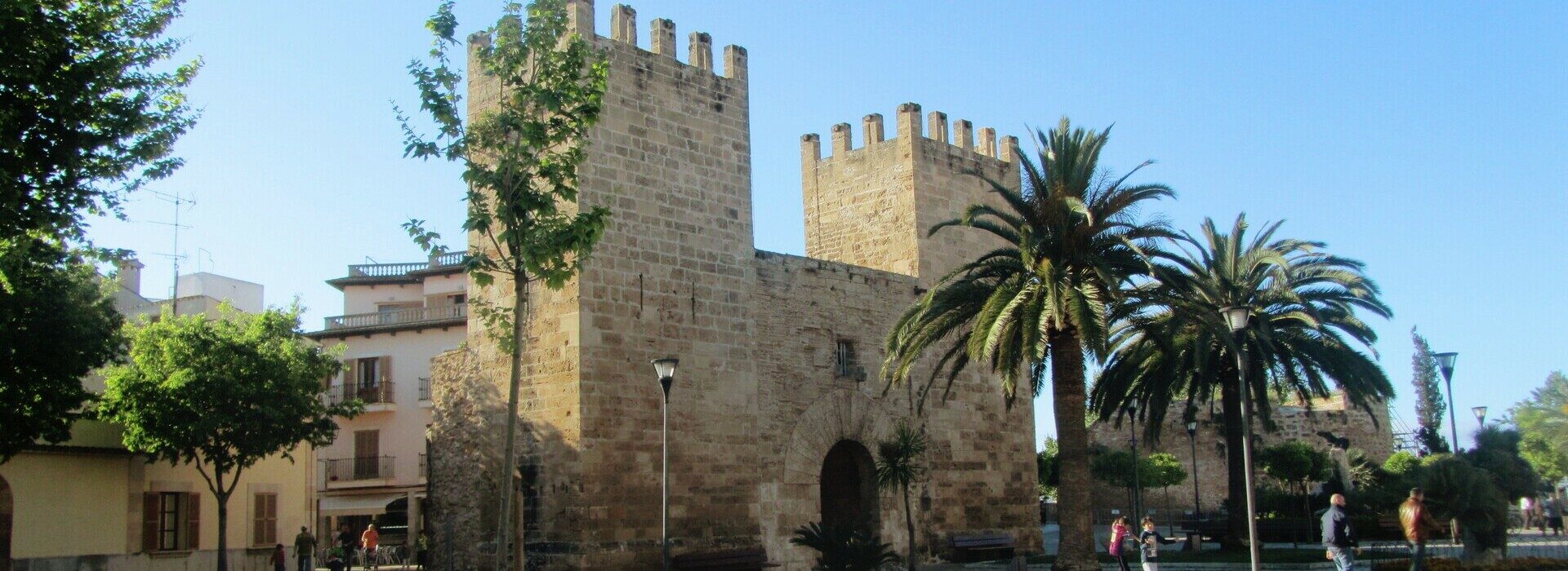 brama, alcudia, majorka, porta de moll