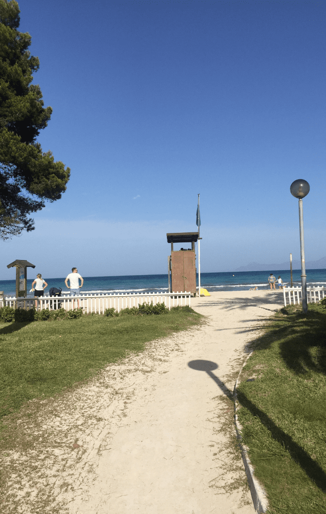 wejście na plażę