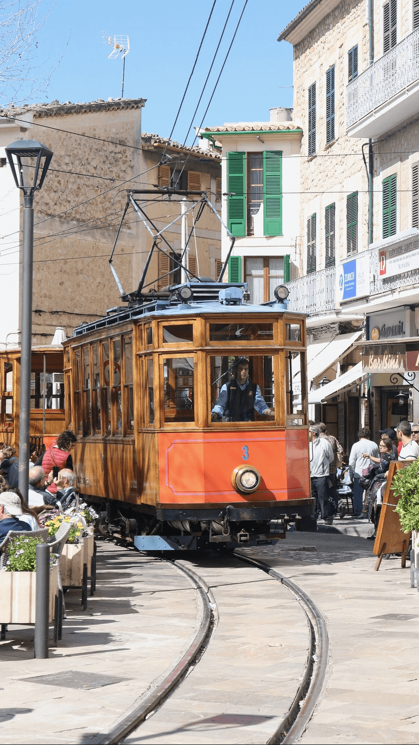 Sóller, Majorka - zabytkowy tramwaj łączący Sóller z Port de Sóller